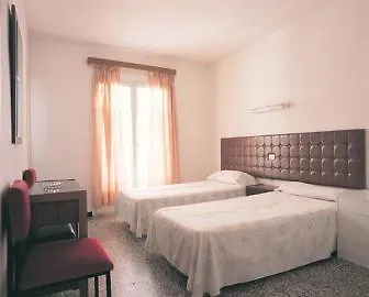 Caribe ホテル 3*